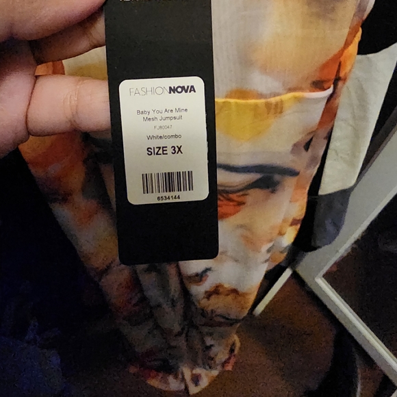 Brand new jumpsuit - Picture 3 of 4